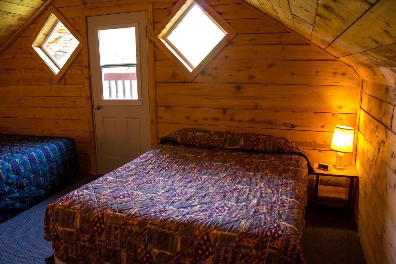 Midnight Sun Log Cabins Moose Pass Exterior photo
