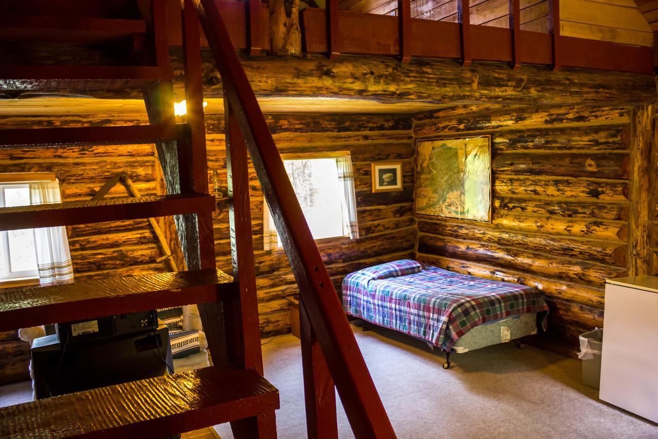 Midnight Sun Log Cabins Moose Pass Exterior photo